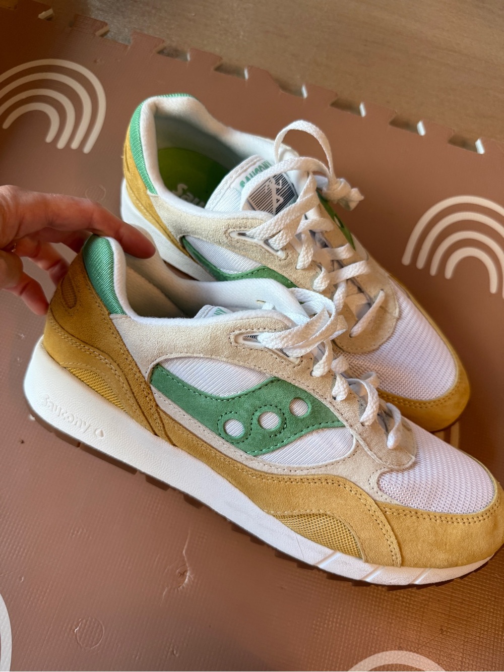 Saucony Mens White, Green & Yellow Suede Mesh Sneakers